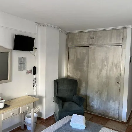 招待所 Virgen Del Rocio Ii 托雷莫利诺斯